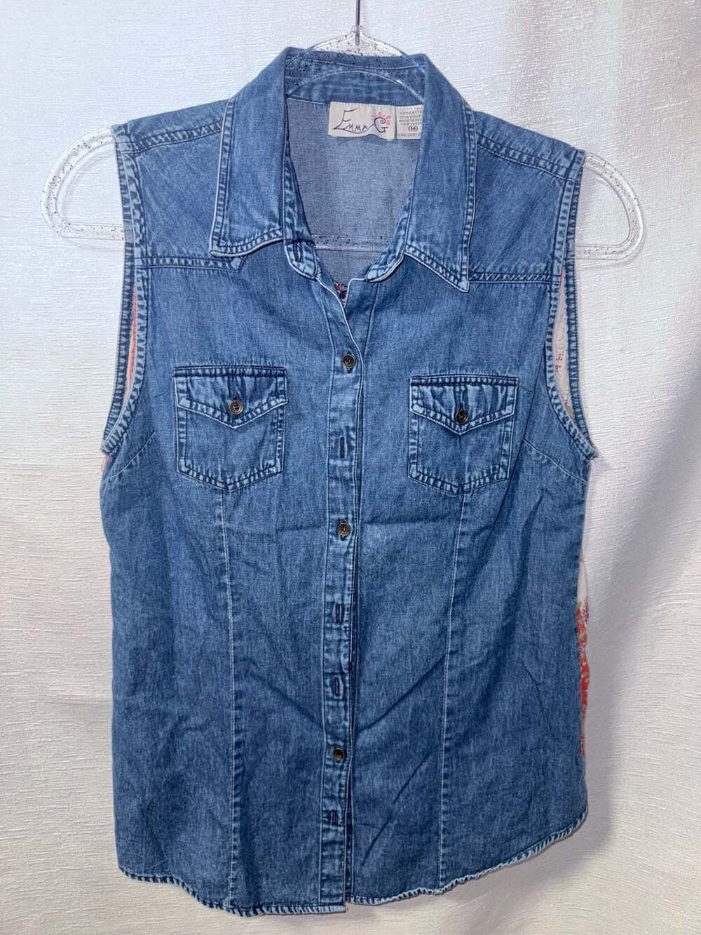 Emma G Women's Sleeveless Denim Button-Front Shirt with Floral Pattern Back